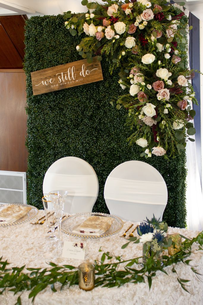 chairs for wedding backdrop
